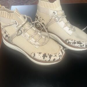 OTBT Cream and Brown Sneakers with Chunky Knit Design